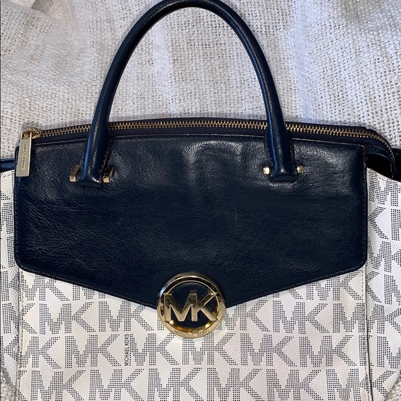 Bag - Picture 2 of 8